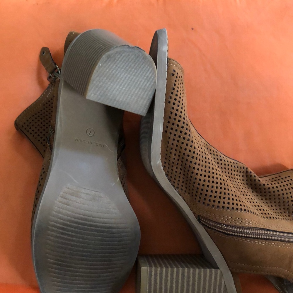New American Rag Cie side zip booties! - Picture 4 of 5